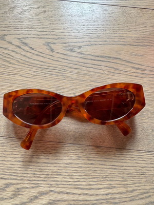 Γυαλιά ηλίου Miu Miu σαν καινούργια, καφέ κοκκάλινα