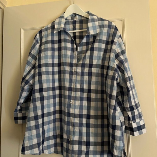 Checked women's shirt like new