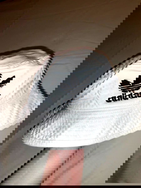 adidas bucket kapelo kenourgio