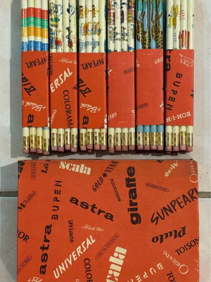 Πακετάκι με vintage μολύβια σαν καινούργιο, 72 τεμάχια