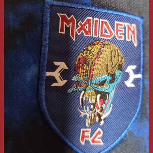 Iron Maiden Football Shirt Final Frontier 2XL like new