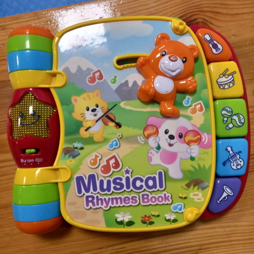 Children's play tent like new with musical and educational books