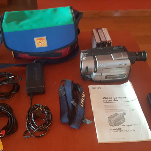 Sony Handyman CCD-TRV45E Video 8R used with case and cables
