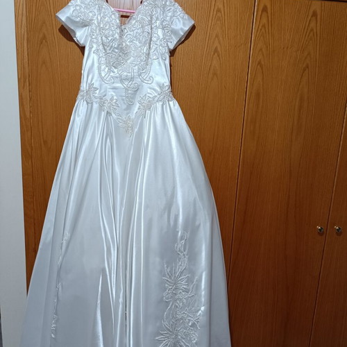 Wedding dress with 2 flower girls' dresses for boy and girl