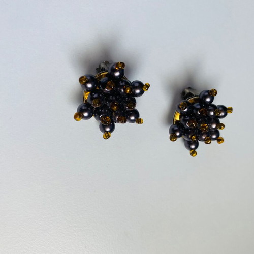 Vintage earrings used, clip-on, metallic black