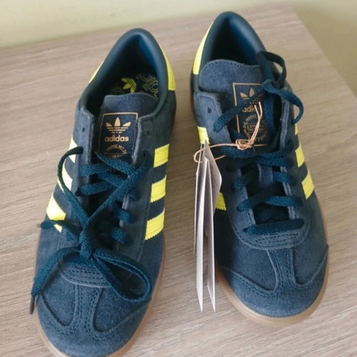 Adidas athletic shoes, size 38, blue