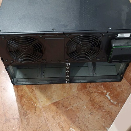 UPS APC SRT8KXLI used, non-functional, needs repair with batteries