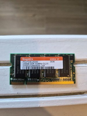 Hynix Laptop Memory 256MB DDR SO-DIMM PC2700 333MHz like new