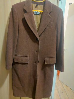 Wool women's coat like new, cinnamon color, classic cut