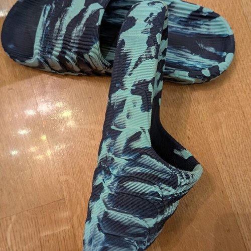 Adidas Adilette 22 slides like new, black and mint