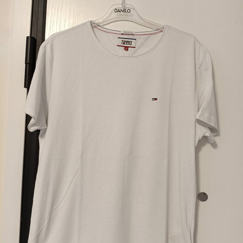 Tommy Jeans men's white regular fit t-shirt, size Small