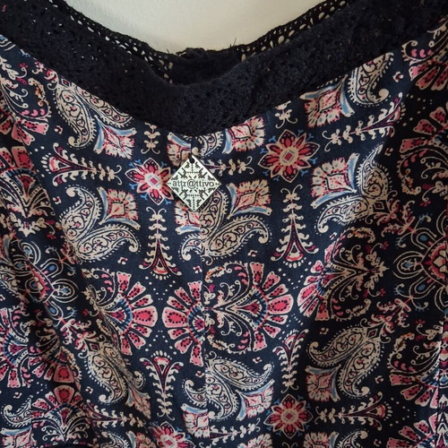Attrattivo Maxi Dress like new, viscose, black with pink and blue pattern