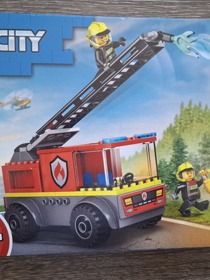 Lego City Fire Engine sealed, new