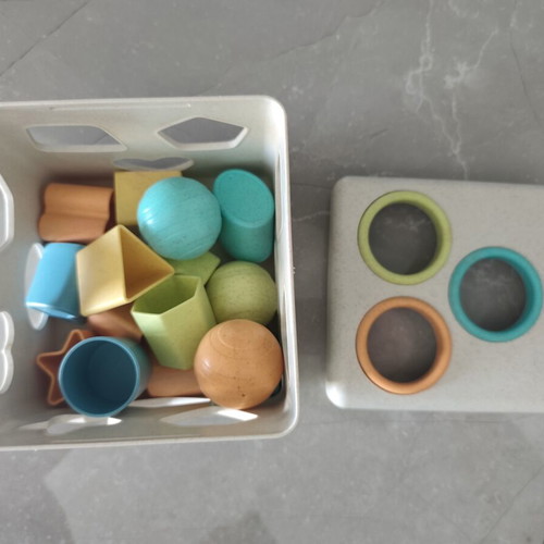 Kubo Shape PlayBio sorting cube for toddlers 1+