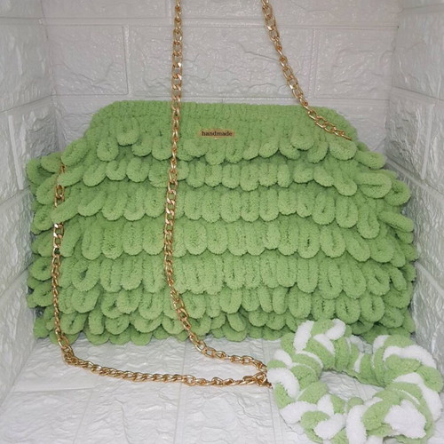 Puffy shoulder bag large light green new with gold chain and scrunchie