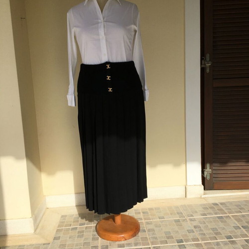Liana Camba pleated skirt black, like new, size L 40 12