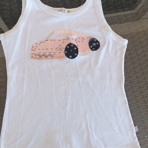 Devotion t-shirt Small white with sewn car and beads like new