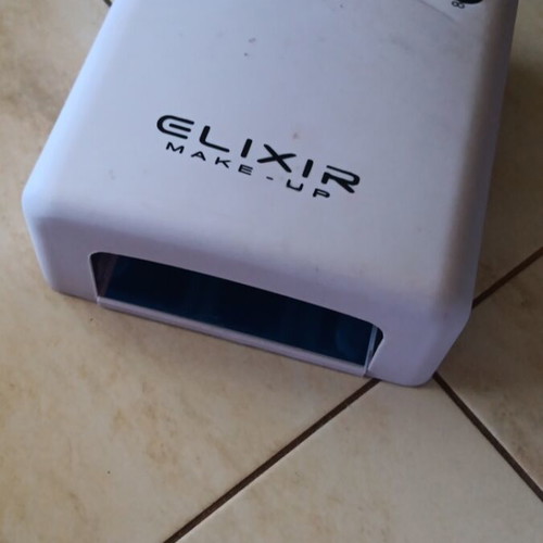 Nail lamp used Elixir Makeup