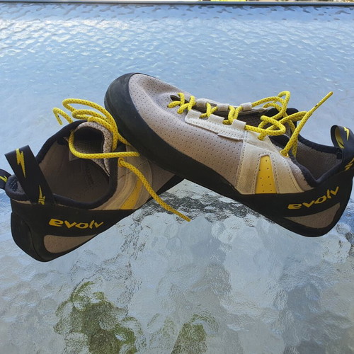Evolv Defy Lace climbing shoes like new, size 43, gray and yellow