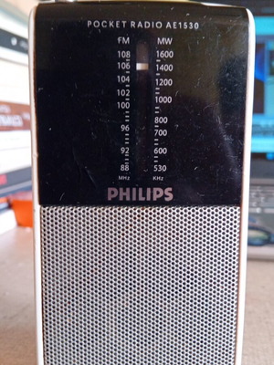 Vintage Phillips Pocket Radio AE1530 used with detachable antenna and headphone jack