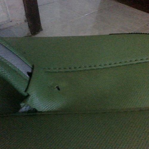Travel suitcase used medium-small green leatherette 54x38x25 cm