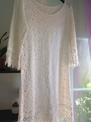 Lace dress cream color one size like new