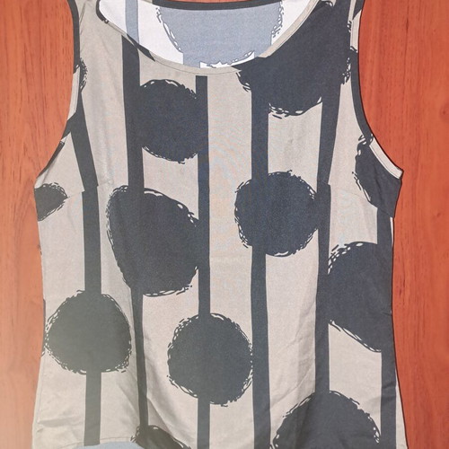 A-Style top size S used, black and green, comfortable and cool