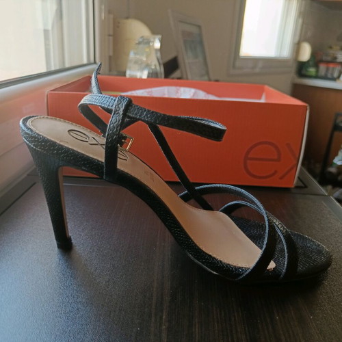 Exe black sandals with thin heel size 39 new