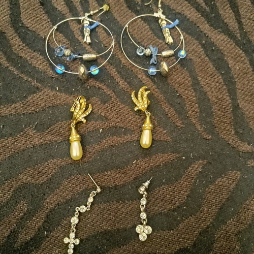 Fo Bijou fashion jewelry set of 3 pairs of women's earrings used