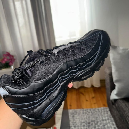 Nike Air Max 95 sneakers brand new, size 42, black
