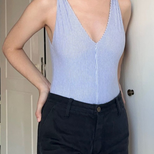 Zara v neck sleeveless bodysuit used, size XS, white and blue