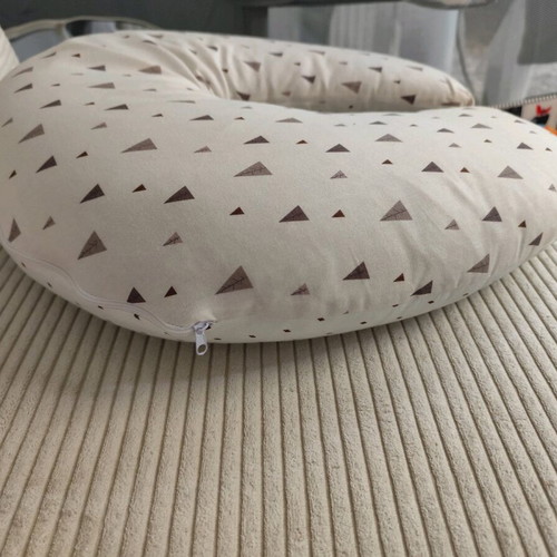 Nursing pillow like new