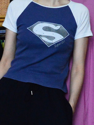 Vintage Y2K Supergirl raglan top μεταχειρισμένο, μπλε και άσπρο