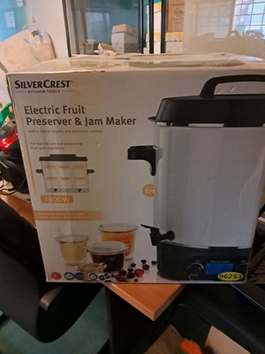 Device for tea or hot drink new, in box