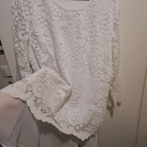 Long-line blouse like new, lace, white