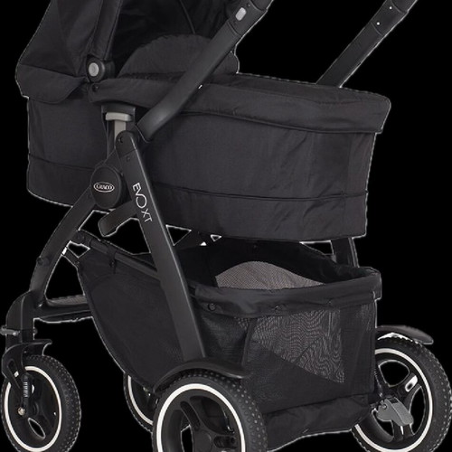 Graco Evo XT 2 in 1 stroller like new with free footmuff