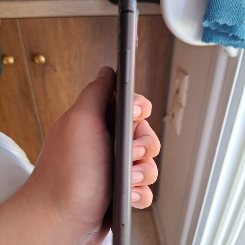 Iphone 11 used black 64GB with issues