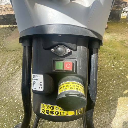 NAC LSB2504 Electric Branch Shredder like new, 2500W