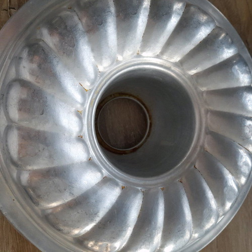 Vintage cake pan used, 25cm diameter, Greek made