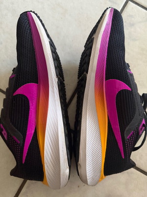 Nike Air Zoom Pegasus 40 μέγεθος 39 σαν καινούργιο, πολύχρωμα αθλητικά παπούτσια