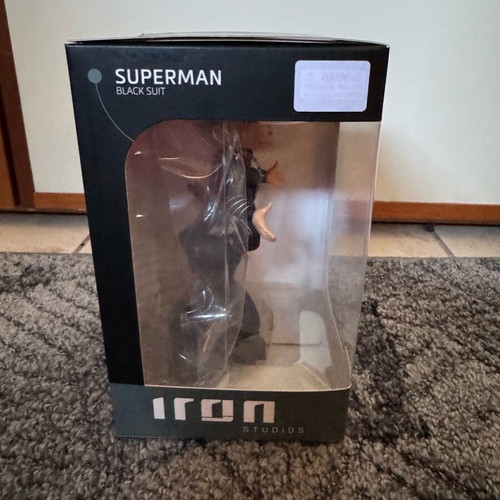 Iron Studios Superman Minico like new