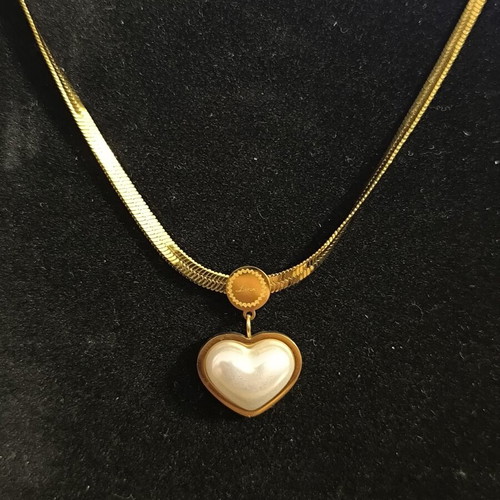 Love Necklace with Heart Pearl in Gold Color