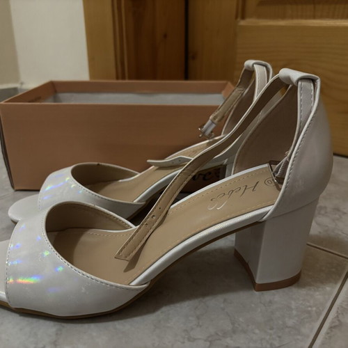 White high-heeled sandals size 40 like new