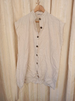 Regalinas dress shirt used, airy for island wear with signs of wear