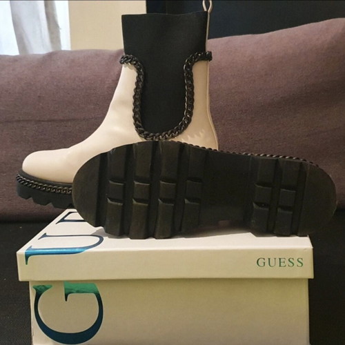 Guess ankle boots cream new in box