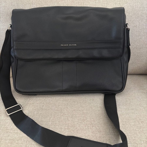 Prince Oliver professional shoulder bag like new, black