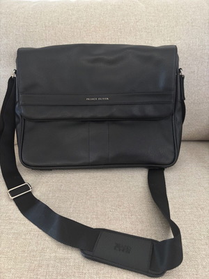 Prince Oliver professional shoulder bag like new, black