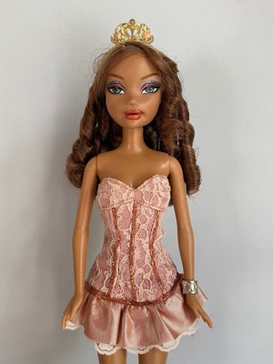 Mattel Barbie My Scene Fab Faces Madison doll 2006 used