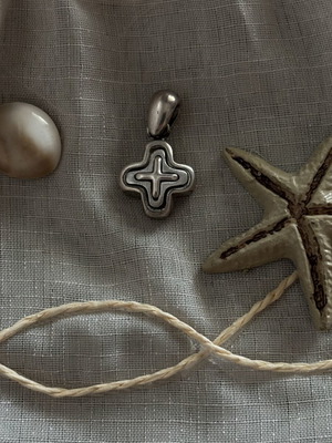 Silver 925 Cross Pendant like new