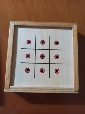 Tic Tac Toe game like new